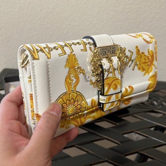 NWT Versace Jeans Couture Wallet on Chain - Picture 5 of 10